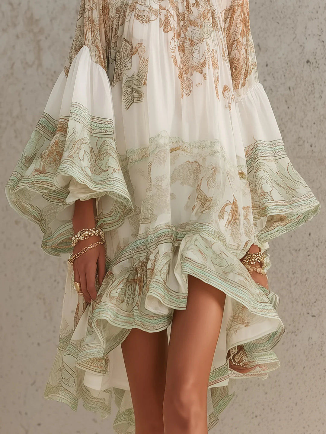 Chiffon Mini Ruha Volános Ujjakkal és Csíkos Zöld Szegéllyel - Image 5