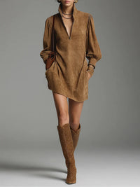 Barna Suede Mini Ruha Cipzárral és Magas Gallérral